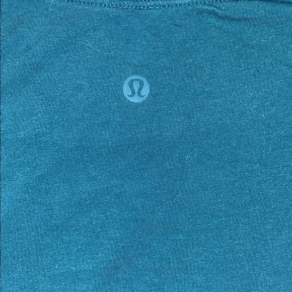 Lululemon activewear long sleeve - Picture 2 of 2
